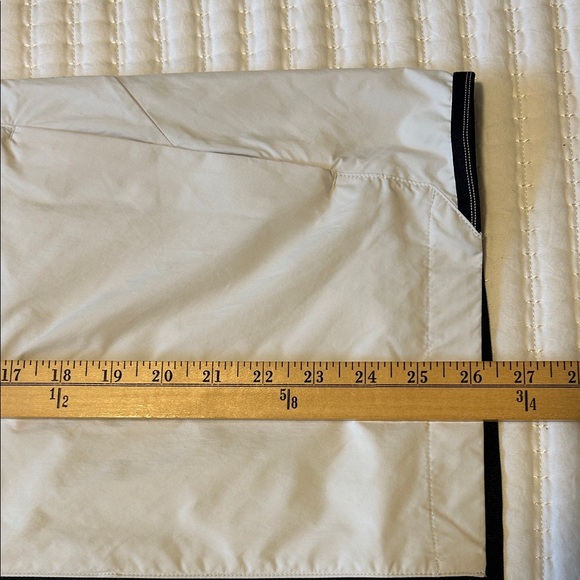 Vuori Ronan Packable Jacket Men's Gray Hooded Windbreaker logo - Picture 6 of 8